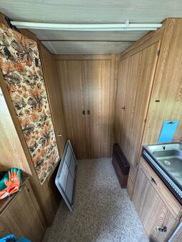 Velký dvounápravový karavan Lord Münsterland 550 bez TP - 7