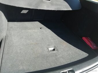 VW Golf 6 kombi 1,6 Tdi 77 kw - 7