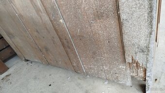 Dřevěná skříň - 7