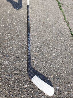 Hokejky CCM Tacks AS-V, Ribcor 7, 8 Pro. Prava strana R - 7