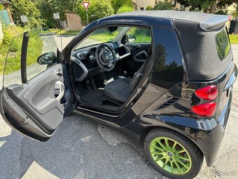 Prodám Smart Fortwo kabriolet 1,0,55kw rok 9/2011 - 7