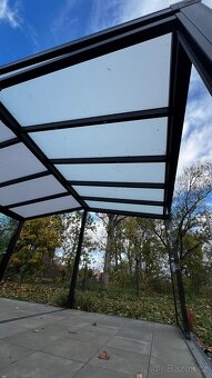 Hliníková pergola 4x2,5 m s pevnou střechou a zasklením - 7