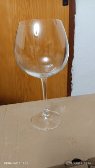 Dvě krabice sklenic na vino - 7