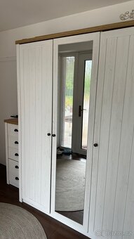 Šatní skříň MARKSKEL 162×210 bílá/barva+komoda - 7