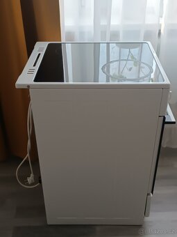 Prodám sklokeramický sporák Mora s horkovzdušnou troubou - 7