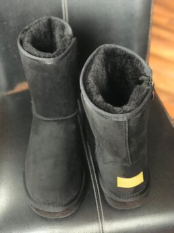 UGG - 7