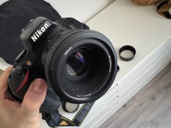 Nikon D5600 + 2 objektivy + příslušenství - 7