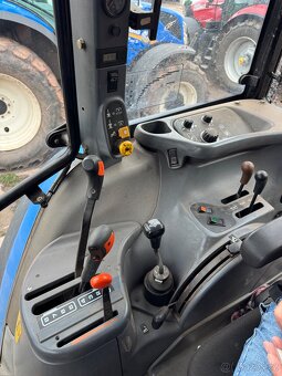 Traktor New Holland TS115 - 7