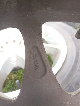 Kola MOMO 5x100 R15 - 7
