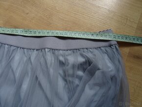 Šedá řasená sukně - velikost M, nová s visačkou - 7