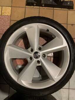 Alu kola Škoda R18 5X112 ZÁNOVNÍ LETNÍ PNEU 225/40 R18 GOLUS - 7