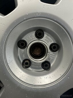 R18 5x112 VW Phaeton kola pneu 235/40 - 7