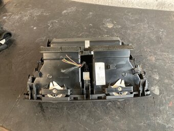 Prodám středové průduchy ventilace Škoda Octavia 2 - 7