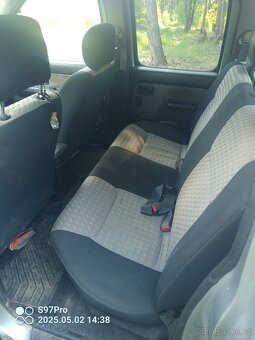 Nissan Navara Double-cab 2,5 tdi - 7