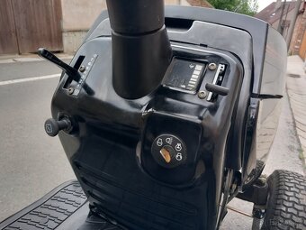 Prodám zahradní traktor MTD 15.5hp - 7