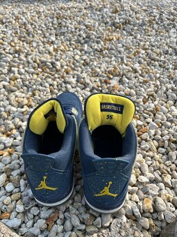 Jordan 4 Retro Michigan - 7