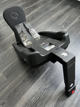 Avionaut Cosmo + Isofix základna IQ - 7
