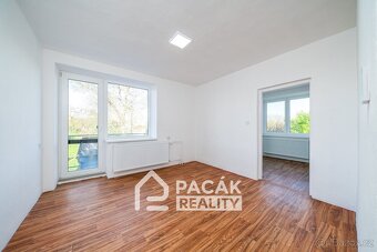 Prodej zajímavě architektonicky řešeného rodinného domu v Tl - 7