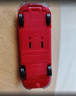 Retro umělohmotné autíčko KDN Jaguar [ECHELLE 1/43] - 7