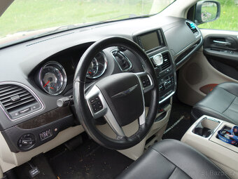 Chrysler Town & Country 3.6 V6 - 7