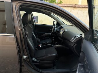 Mitsubishi Outlander 2.3DI-D 4x4 ČR 130kw Kůže Tažné Navi - 7