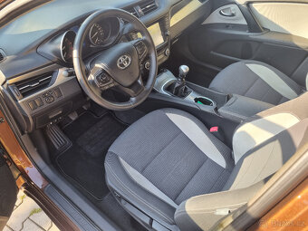 Toyota Avensis 1,8 Business Edition, KAMERA, WEBASTO, TAŽNÉ - 7