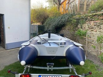 člu s motorem a pevnou podlahou - 7