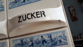 kořenkový regál s dětmi značený - 7