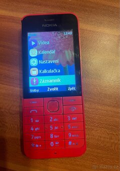 Nokia 220 4G Dual SIM-poškozený kryt - 7