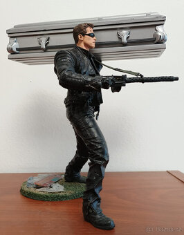Vzácná figurka T-850 Terminator s rakví od firmy McFarlane - 7