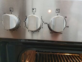 vestavná trouba a deska Zanussi NEREZ - 7