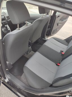 Mazda 2 1.3i, r. 2008 – 84 000 km, první majitel - 7