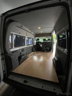 Ford Transit 2,2 L2H2 9 míst - 7