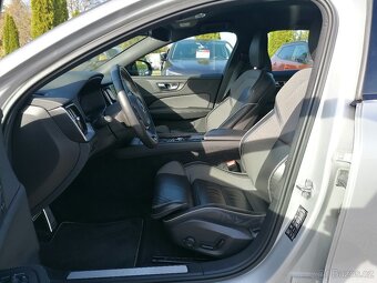 Volvo V60 2.0 D3 R-DESIGN A/T LED - 7