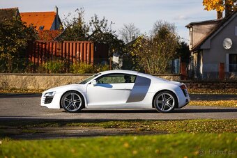 Audi R8 2010 - 7
