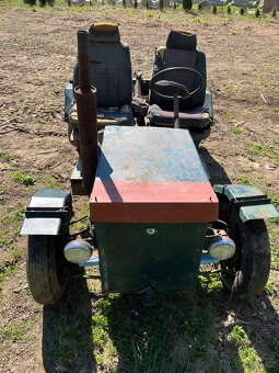 Prodám traktůrek domácí výroby+valník cena 10tis - 7