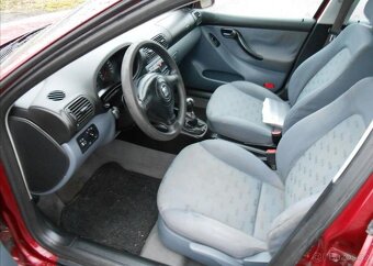 Seat Leon 1,4 i 16V 55 kW KLIMA Serviska benzín - 7