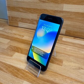 iPhone 8 256GB, černý (12 měsíců záruka) - 7