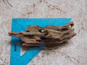 Akvarijní dekorace - děrované dřevo. - 7