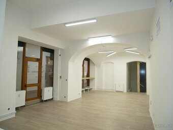 Pronájem restaurace 127m2 v centru města - 7