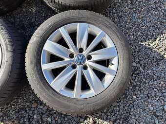 Alu orig letni sada Volkswagen 5x112 7J ET45 215/55 R16 M - 7