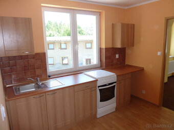 Pronájem 2+1 (65m2) se zahradou a parkováním. - 7