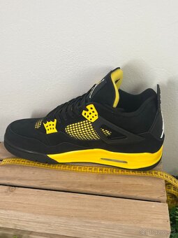 Air Jordan 4 Retro "Thunder" - 7