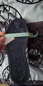 Dámské zateplené vycházkové tenisky Adidas 7,5 - 7