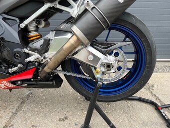 Aprilia RSV 1000R Factory - 7
