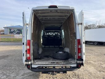 Prodám Iveco Daily 2.3HPT. 93kw. 35S13. 6 míst. Tažné zař.: - 7