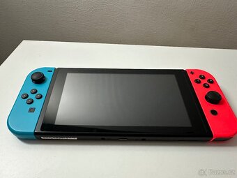 Prodám konzoli Nintendo switch - 7