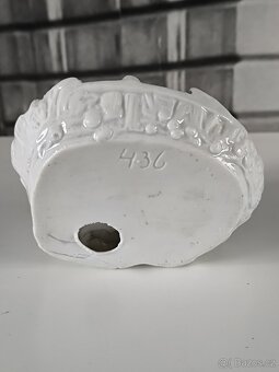 Starožitná porcelánová soška - Chlapec u rybníka - 7