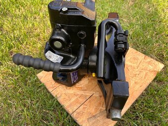 Prodám závěs šíře 33cm vhodný pro traktory John Deere - 7