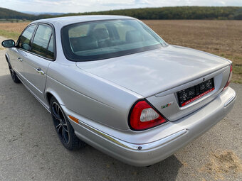 Jaguar XJR 4.2 V8 291kw Automat+Serviska - 7